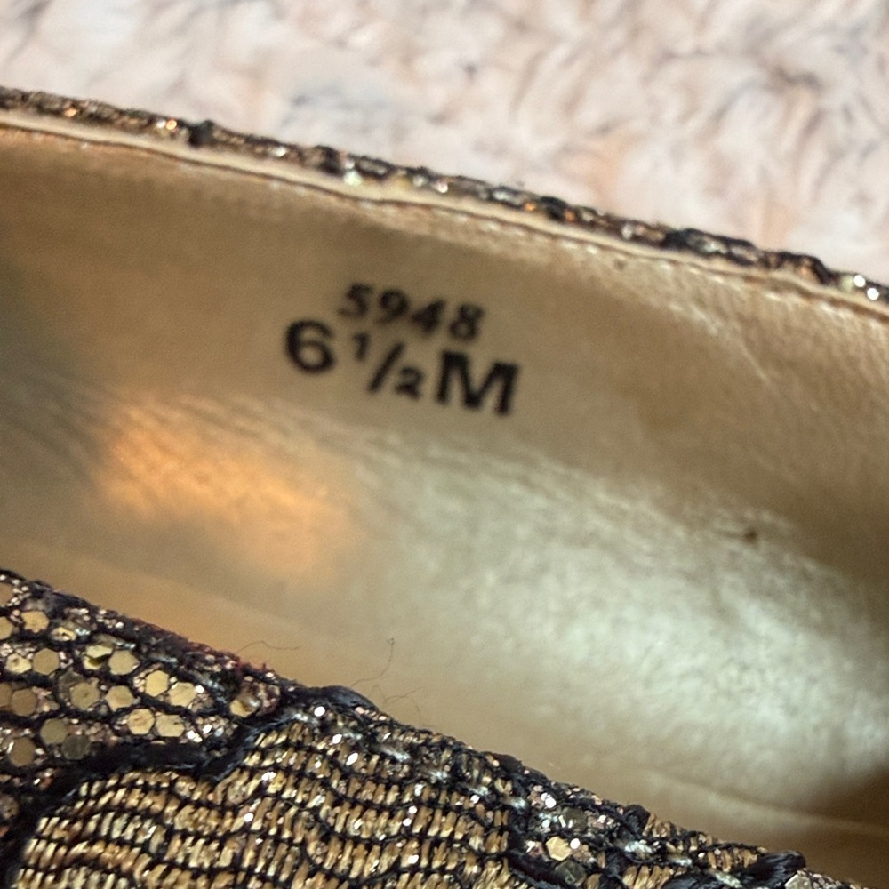 J.Renee Pumps - Picture 8 of 8